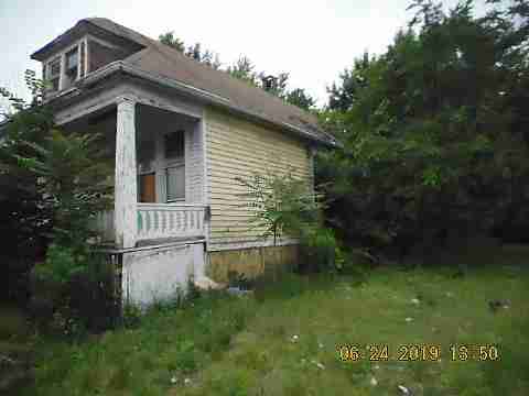 2075 Burnside (7)_m.jpg